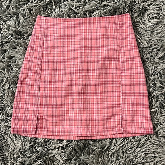 Brandy Melville Dresses & Skirts - Brandy Melville Bubblegum Pink Cara Skirt